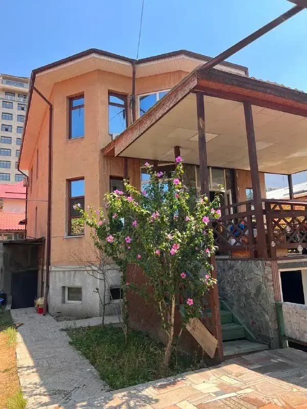 Офис 350 м², Бишкек, 350 м², Бишкек, ул. Советская / Медерова — фото 1