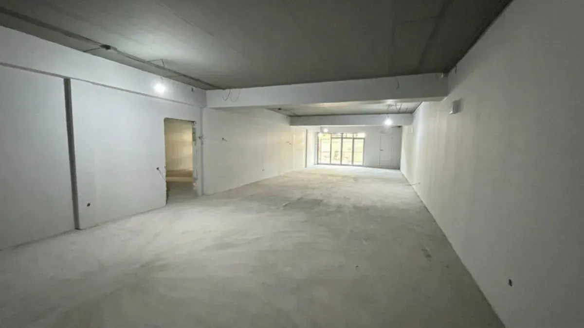 Помещение свободного назначения 300 м², Ошский рынок, 300 м², Бишкек, Ошский рынок, Абдымомунова 333 — фото 1