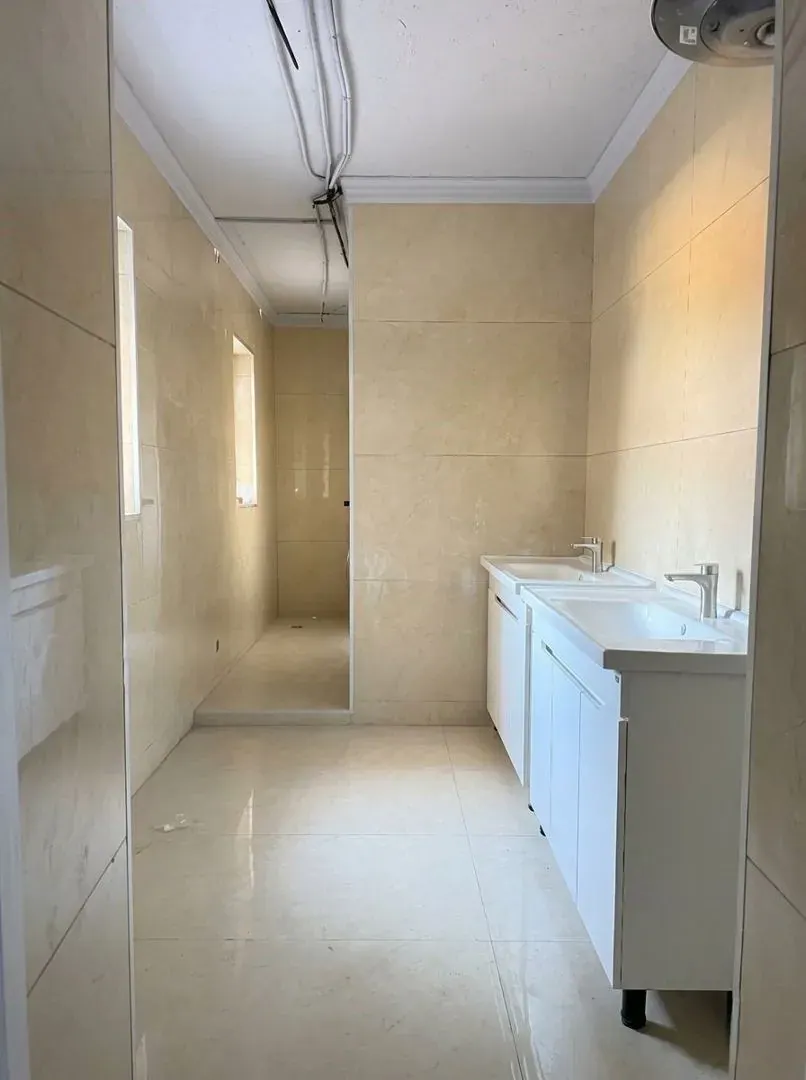 Помещение свободного назначения 300 м², Ошский рынок, 300 м², Бишкек, Ошский рынок, Абдымомунова 333 — фото 6